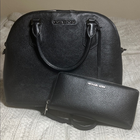 Michael Kors Black satchel purse and Wallet Set - Picture 1 of 13